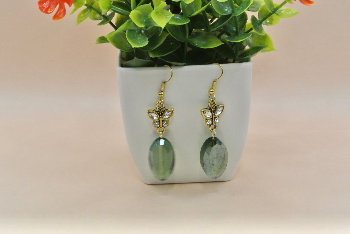 Green Faceted Oval Earrings E-169