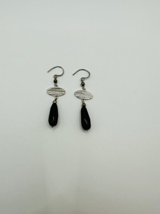 Drop black faceted stone Earrings E-116