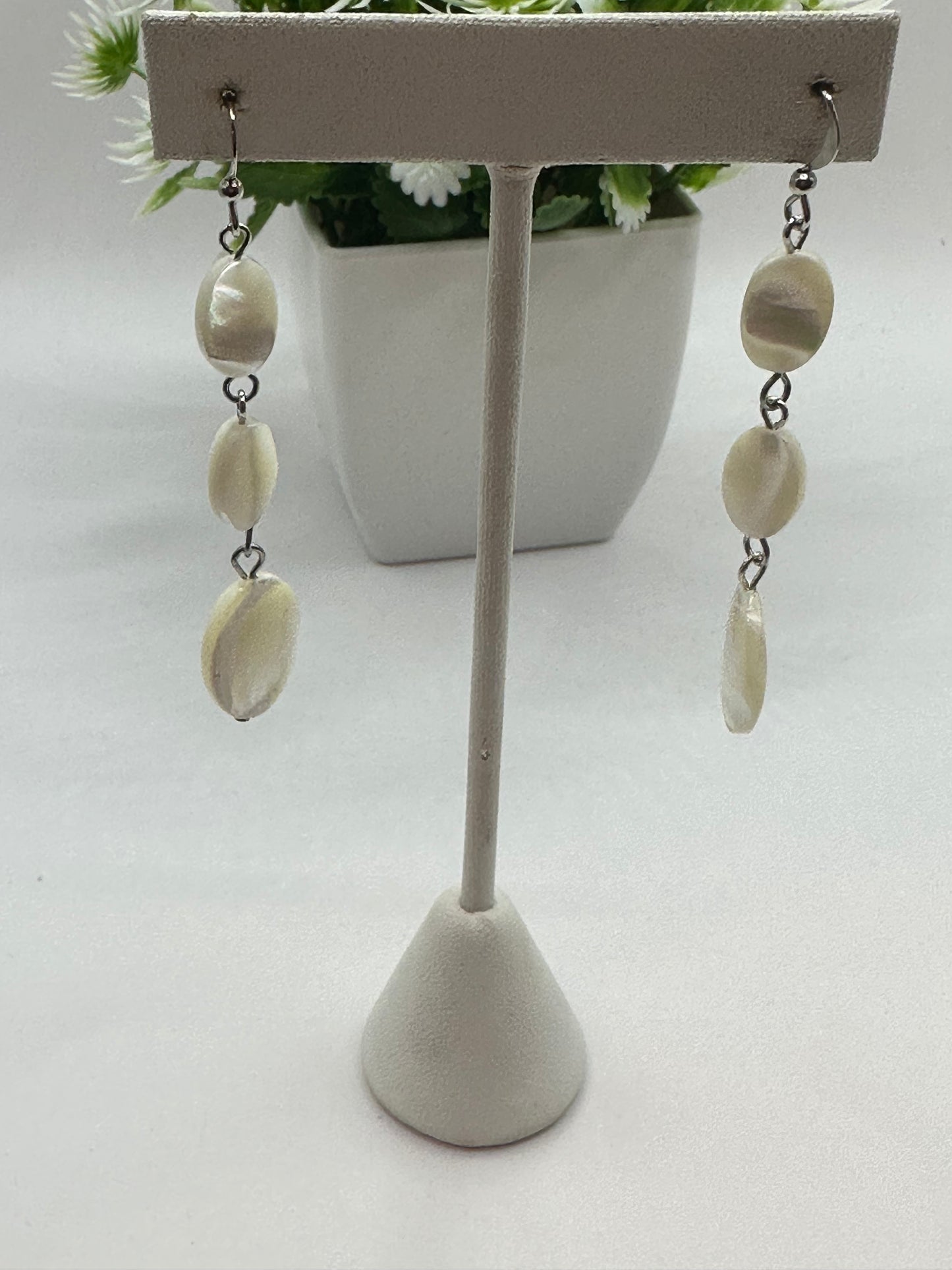 White Shell Earrings E-142