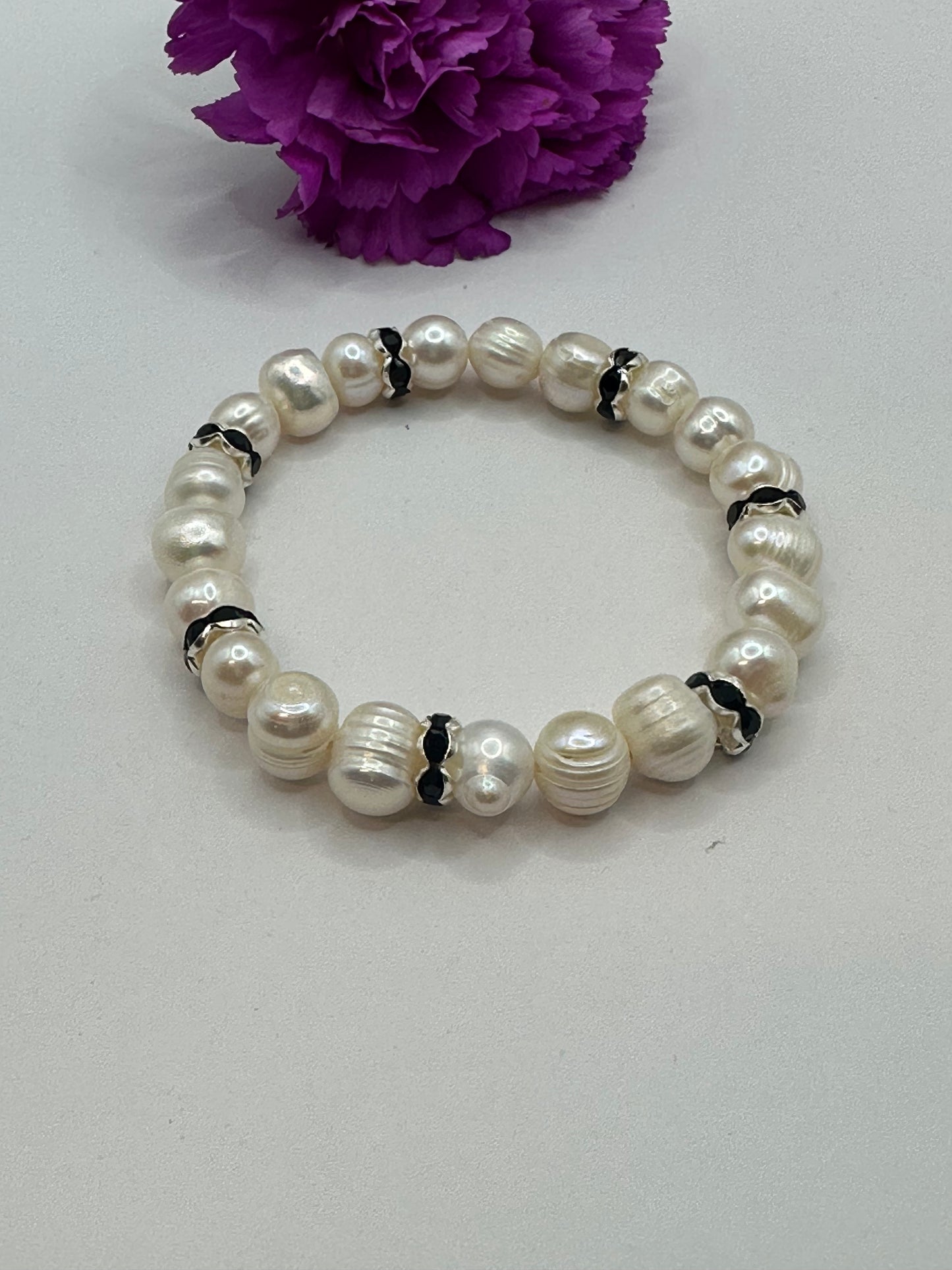 Single strand pearls with black rhinestone bracelets B-163