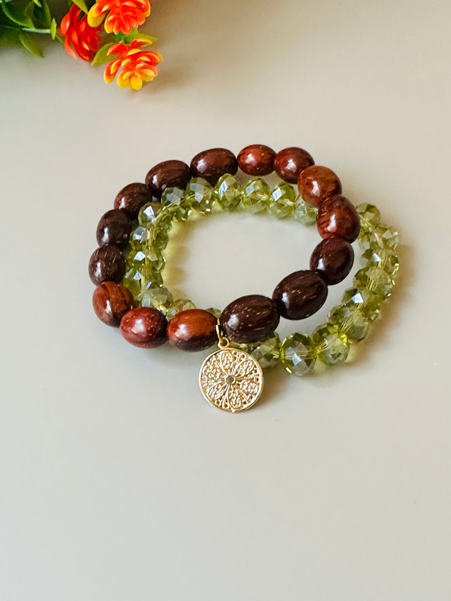 Olivine glass and wood Bracelets B-180