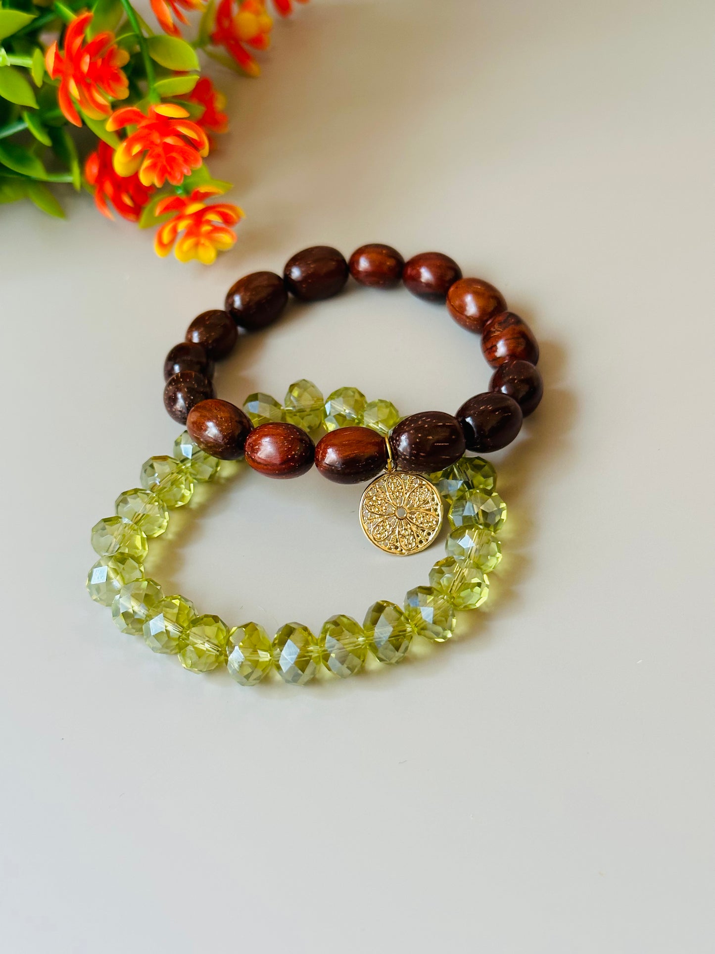 Olivine glass and wood Bracelets B-180