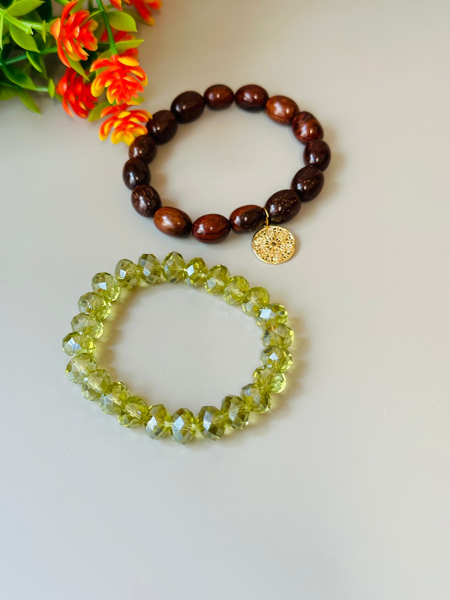 Olivine glass and wood Bracelets B-180