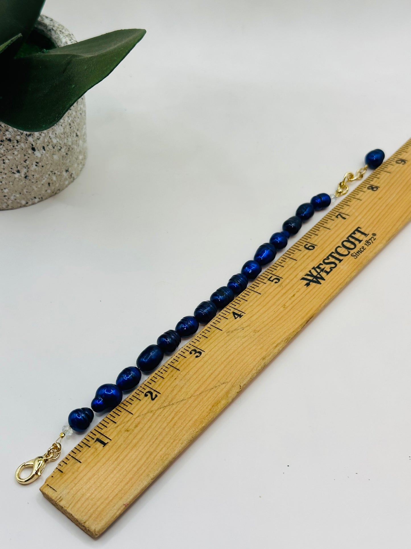 Dark blue Mother of pearls adjustable bracelets B-199