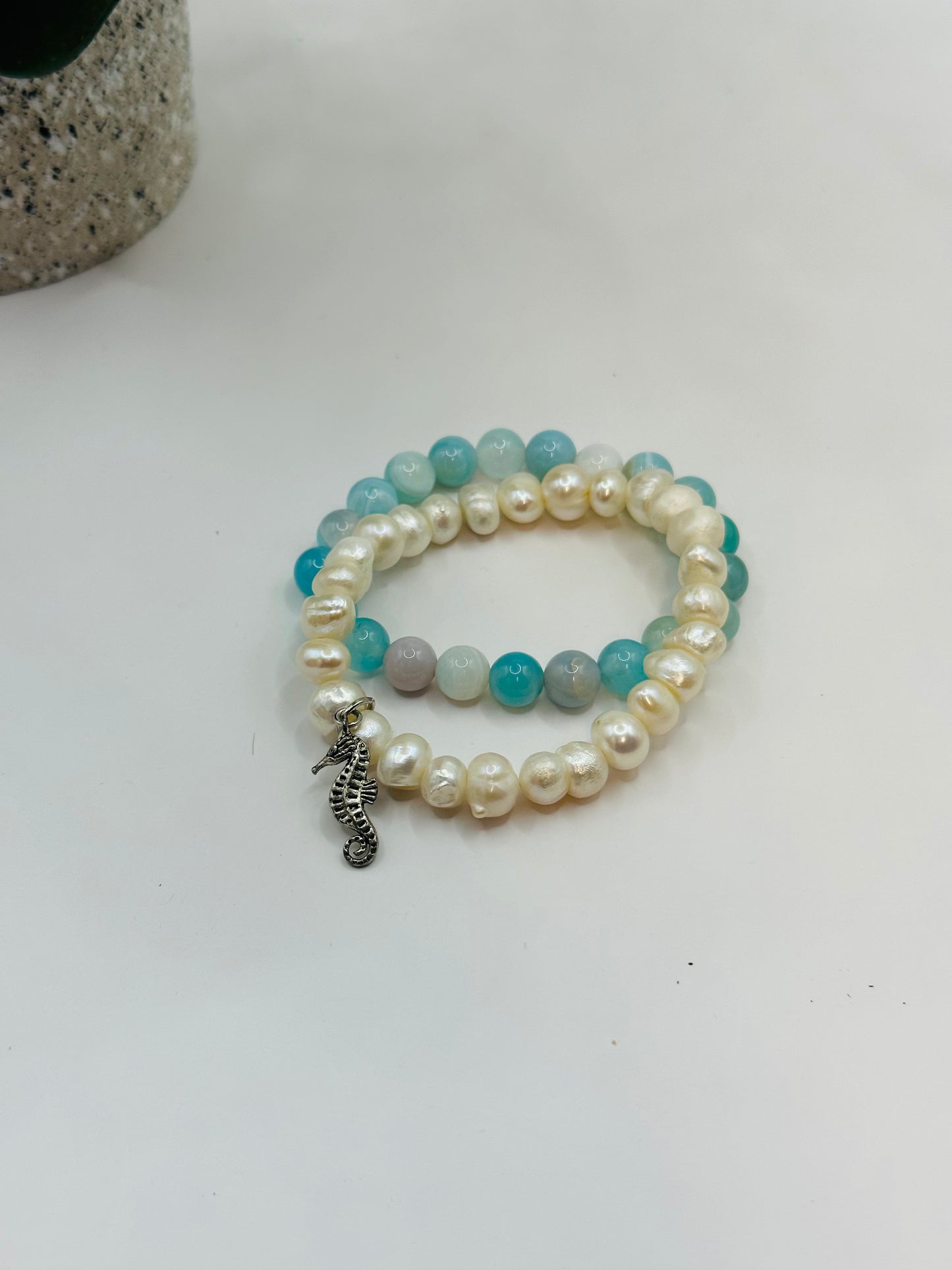 Mother of pearls with blue stone B-204