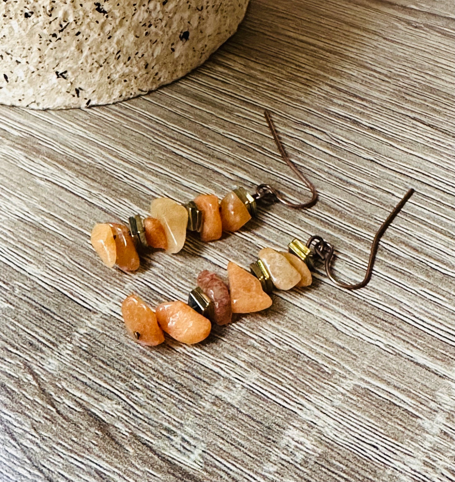 Carnelian chips with metal spacers earrings E-199