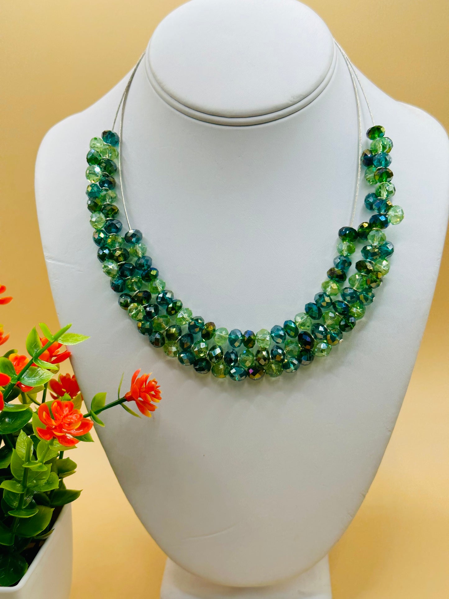 Green mix faceted glass necklace N-154