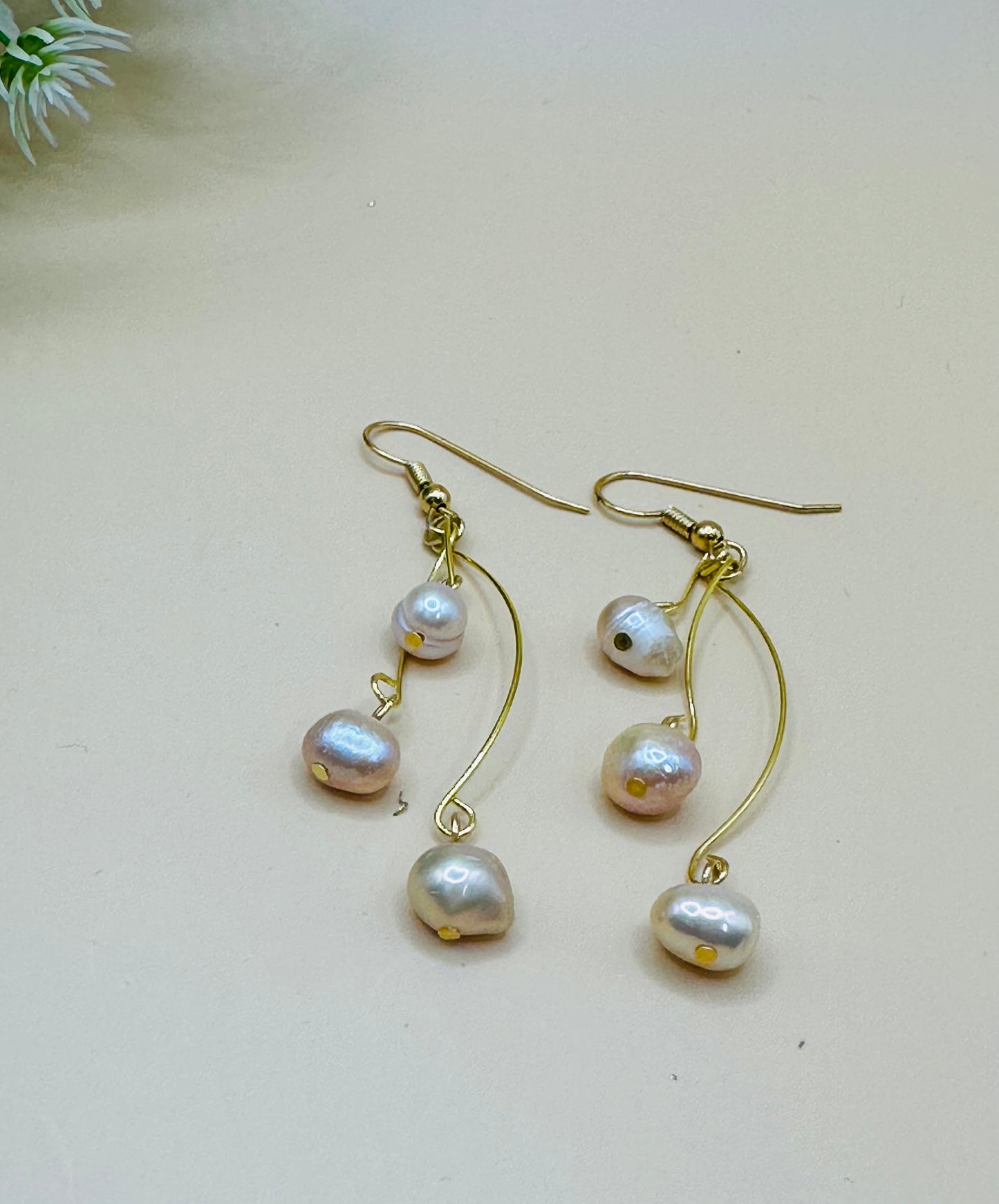 Multi level wire light pink earrings E-225