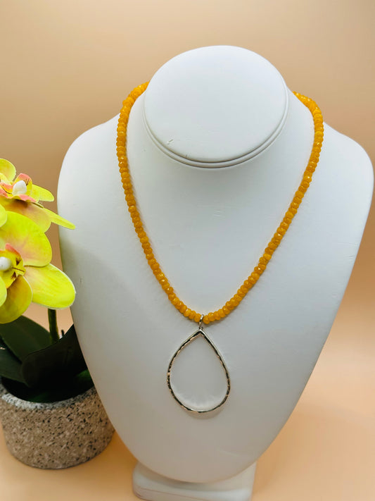 Faceted Yellow jade and hammered drop necklace N-177