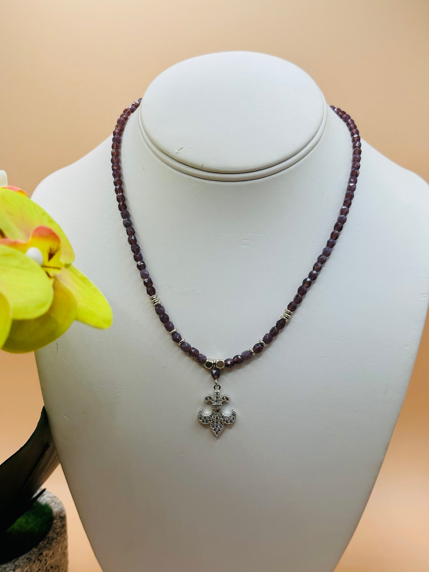 Small faceted mix purple with anchor rhinestone charm pendant necklace N-193