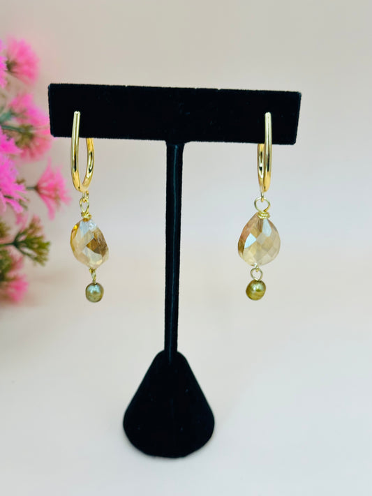 Amber faceted tear drop with green pearl earrings E-270