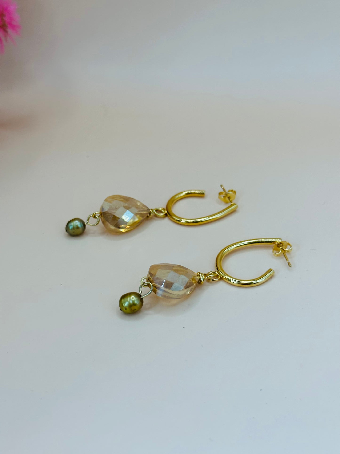 Amber faceted tear drop with green pearl earrings E-270