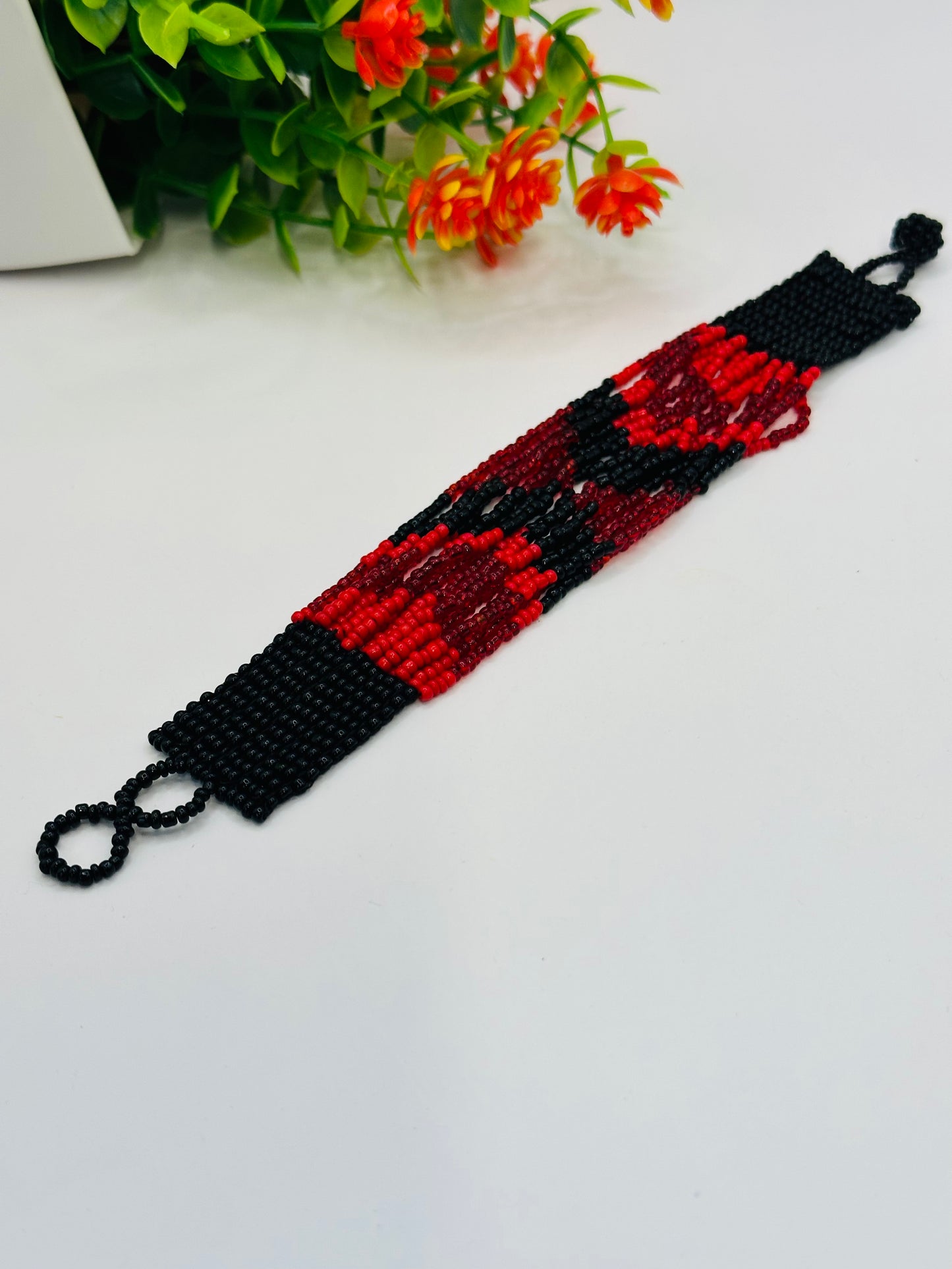 Red and black seeded mix bracelet B-213