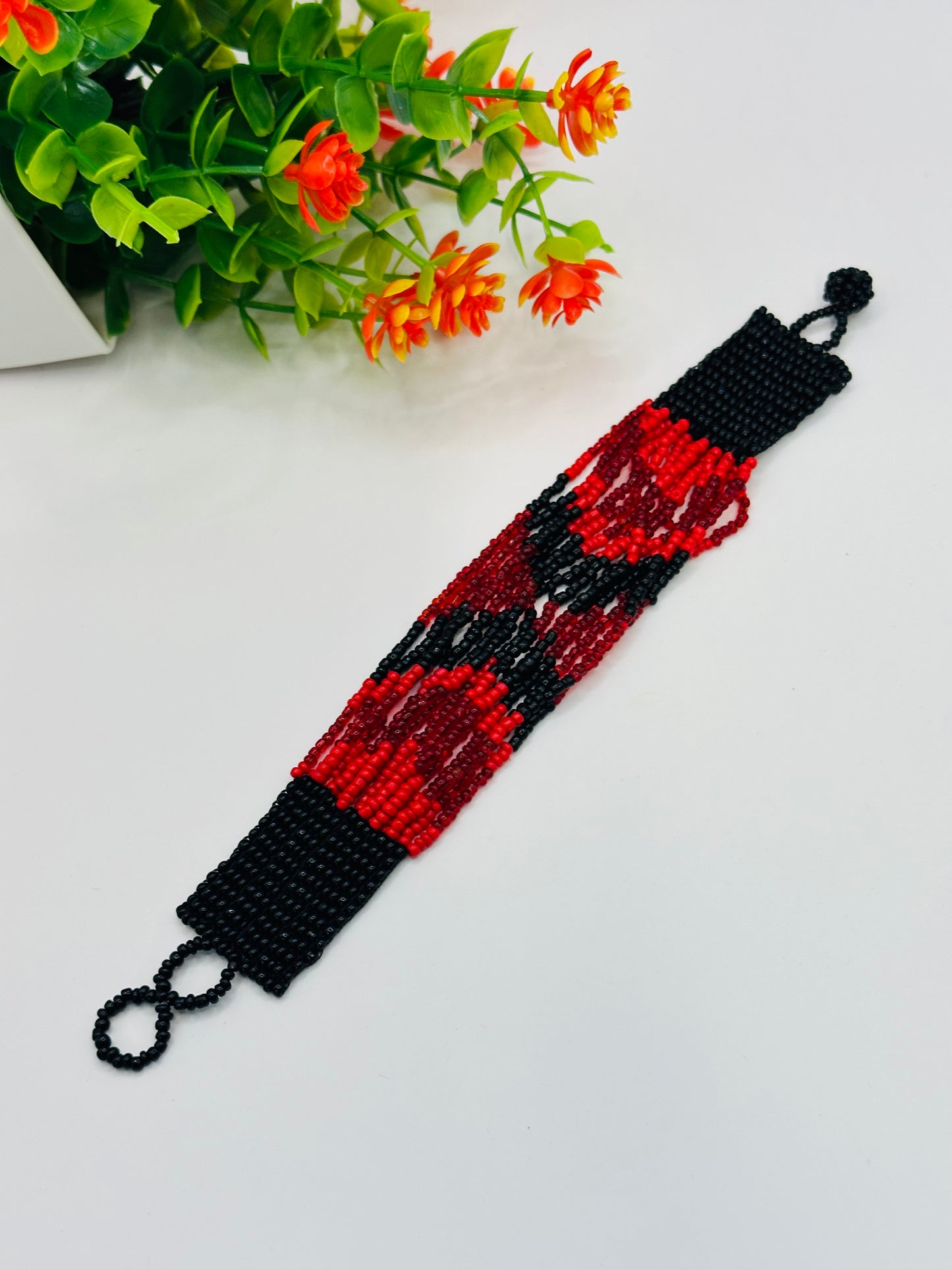 Red and black seeded mix bracelet B-213