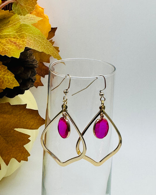 Gold plated diamond shape earring with magenta charms N-273