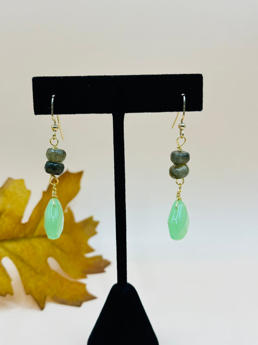 Green faceted drop with labradorite rondel earrings E-290