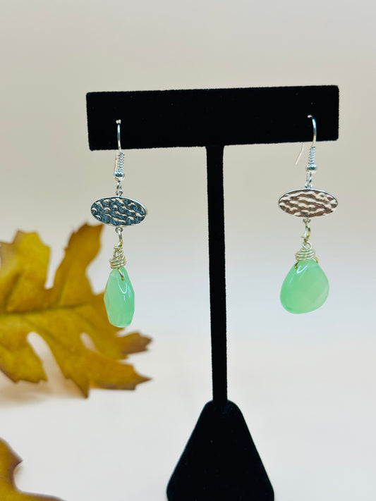 Green faceted with metal earrings E-294